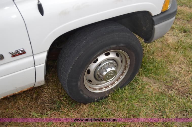 image for item K5273 2001 Dodge Ram 2500 utility truck