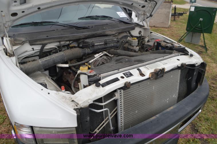 image for item K5273 2001 Dodge Ram 2500 utility truck