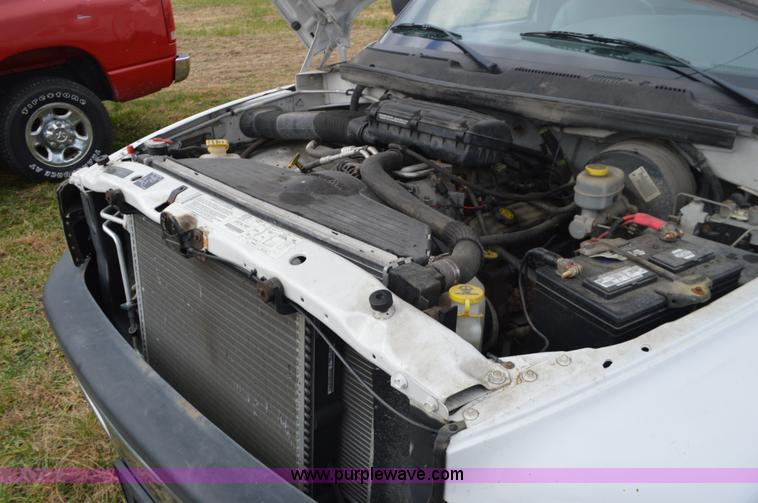 image for item K5273 2001 Dodge Ram 2500 utility truck