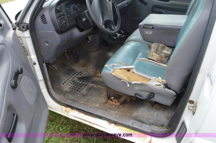 image for item K5273 2001 Dodge Ram 2500 utility truck