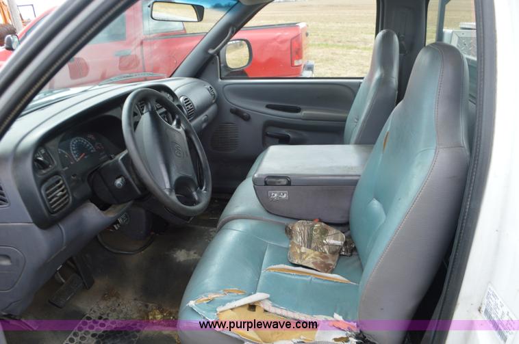 image for item K5273 2001 Dodge Ram 2500 utility truck