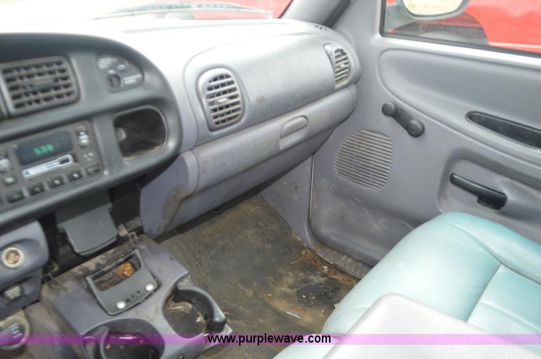 image for item K5273 2001 Dodge Ram 2500 utility truck