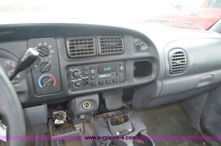 image for item K5273 2001 Dodge Ram 2500 utility truck