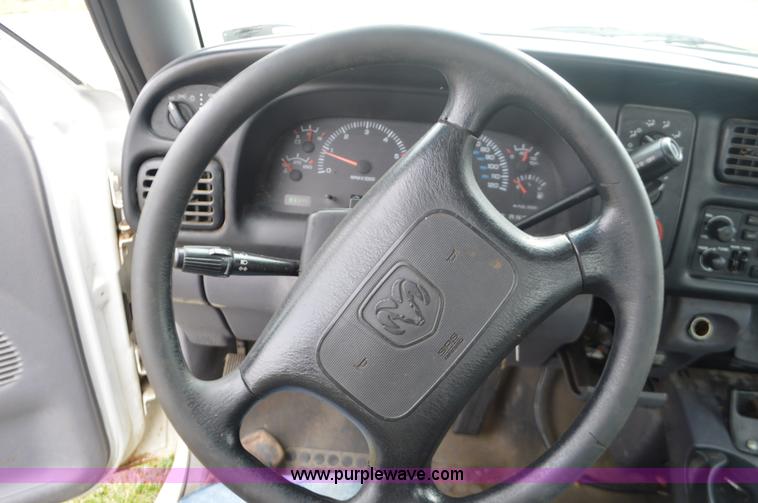 image for item K5273 2001 Dodge Ram 2500 utility truck