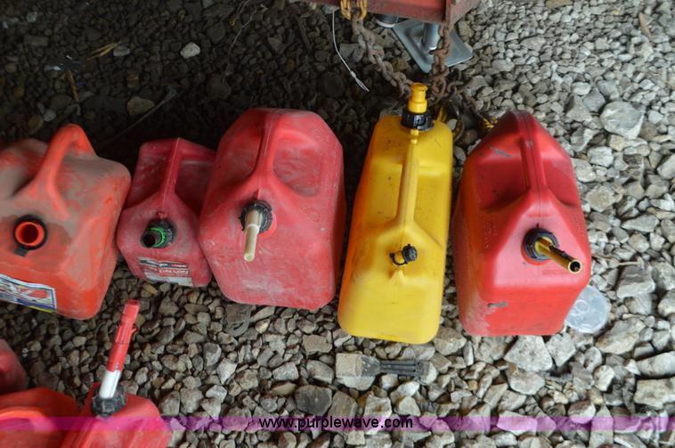 image for item K5277 Assorted fuel tanks