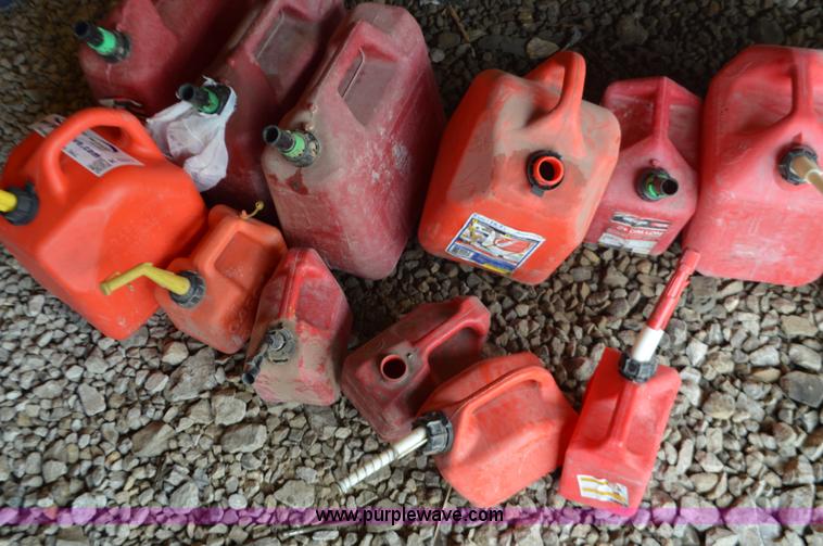 image for item K5277 Assorted fuel tanks