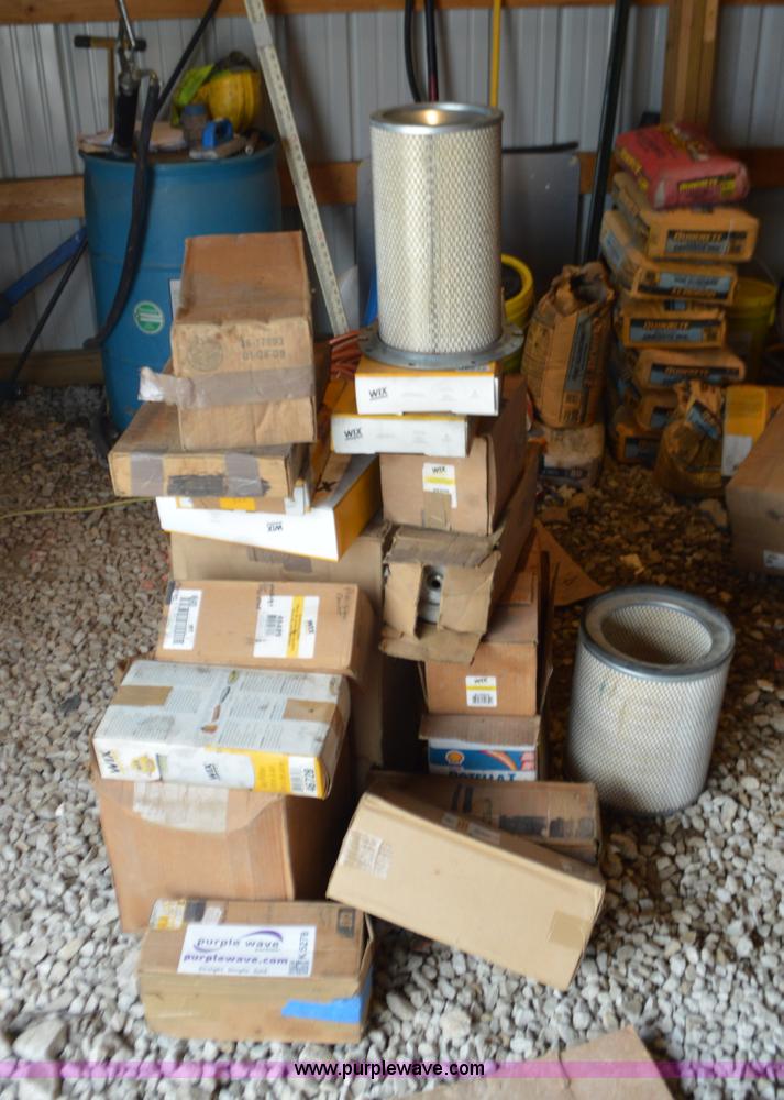 image for item K5278 Assorted air and oil filters