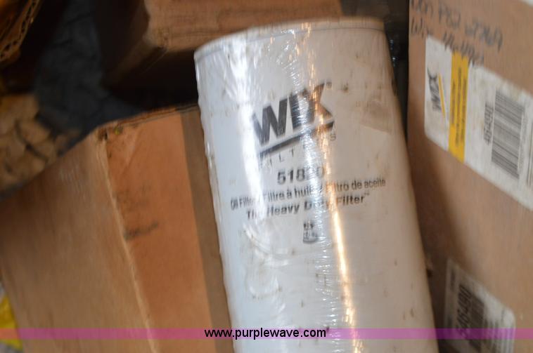 image for item K5278 Assorted air and oil filters