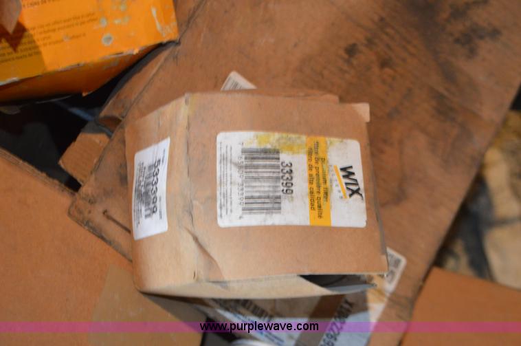 image for item K5278 Assorted air and oil filters