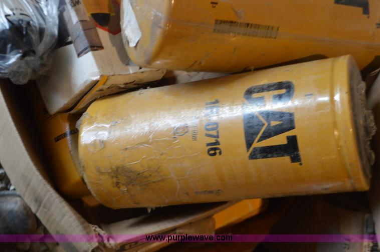 image for item K5278 Assorted air and oil filters