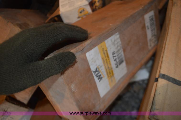 image for item K5278 Assorted air and oil filters