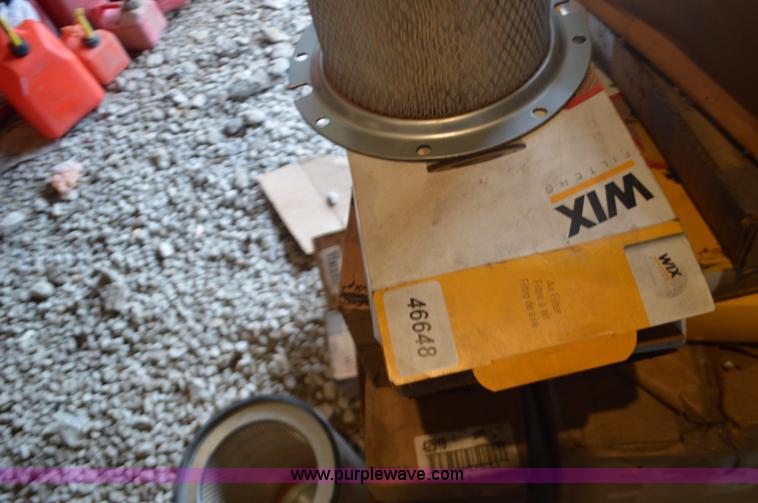 image for item K5278 Assorted air and oil filters