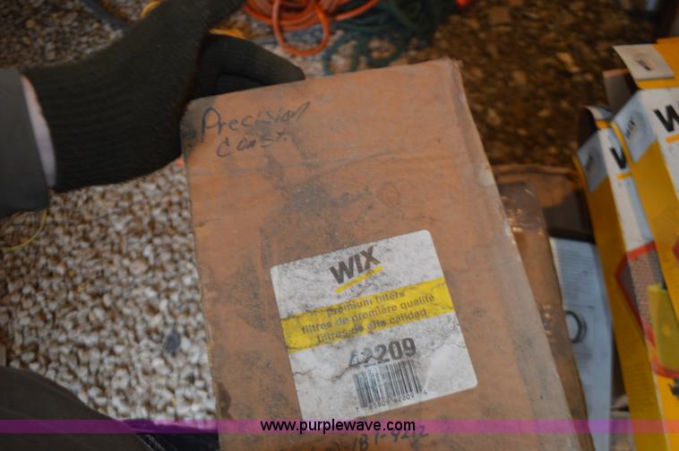 image for item K5278 Assorted air and oil filters