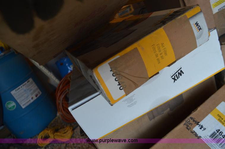 image for item K5278 Assorted air and oil filters