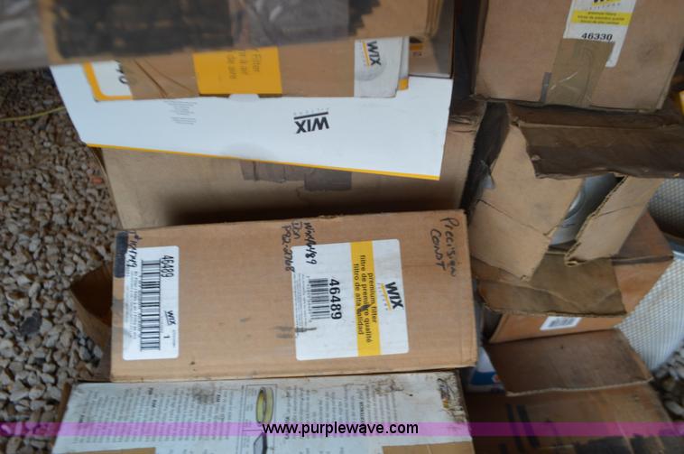 image for item K5278 Assorted air and oil filters