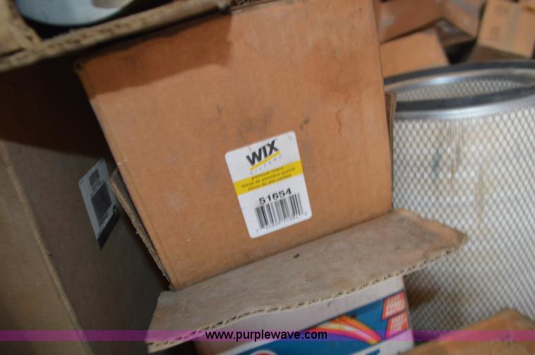 image for item K5278 Assorted air and oil filters