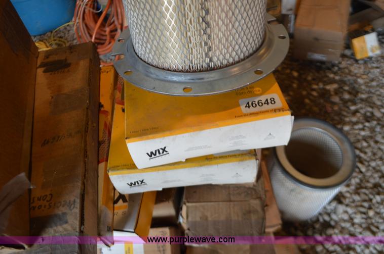 image for item K5278 Assorted air and oil filters