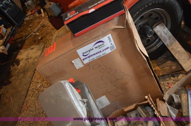 image for item K5284 Assorted items