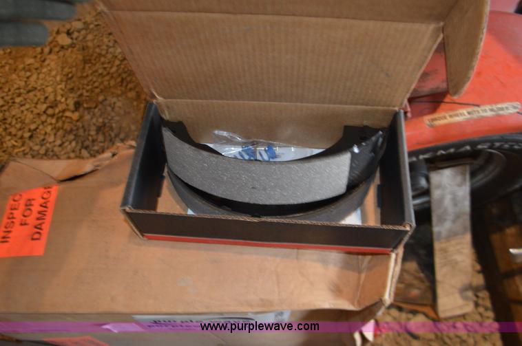 image for item K5284 Assorted items