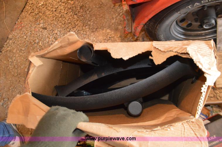 image for item K5284 Assorted items