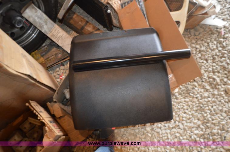 image for item K5284 Assorted items