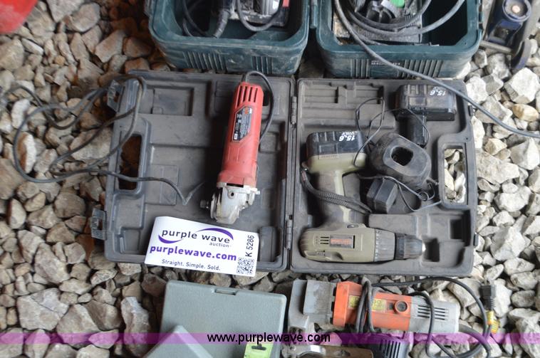 image for item K5286 Assorted tools