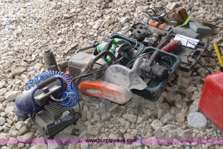 image for item K5286 Assorted tools