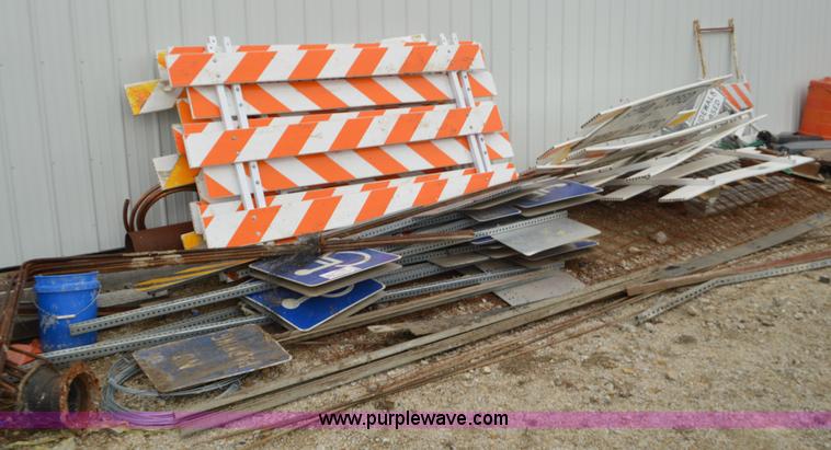 image for item K5291 Assorted safety signs and barricades