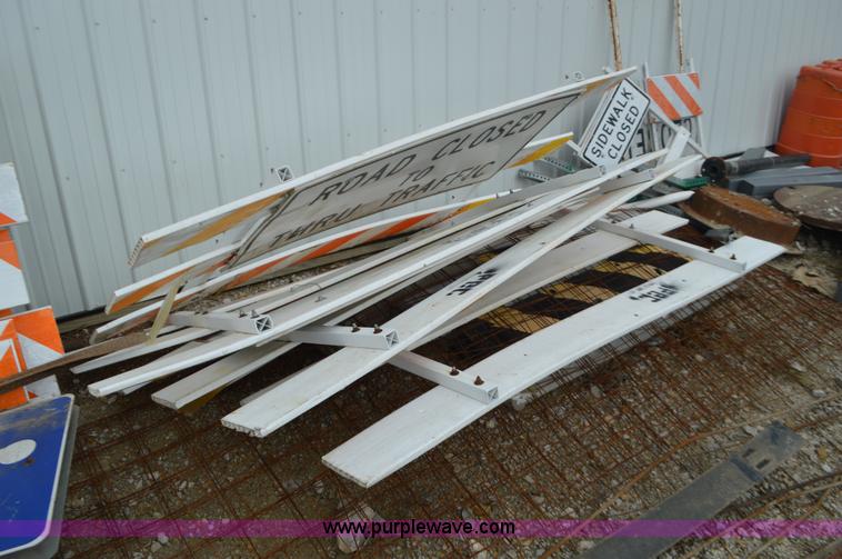 image for item K5291 Assorted safety signs and barricades