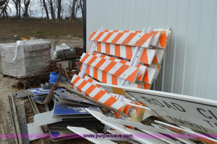 image for item K5291 Assorted safety signs and barricades