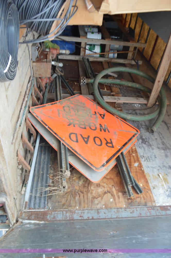 image for item K5291 Assorted safety signs and barricades
