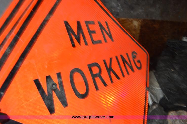 image for item K5291 Assorted safety signs and barricades