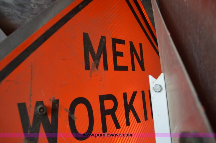 image for item K5291 Assorted safety signs and barricades