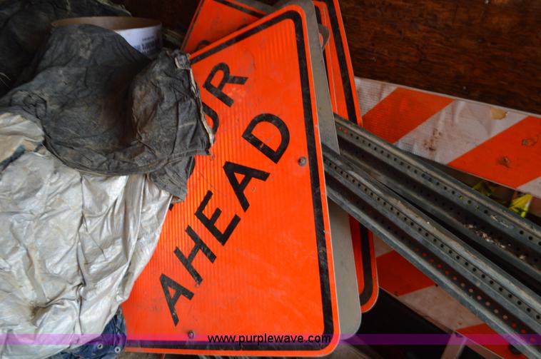 image for item K5291 Assorted safety signs and barricades