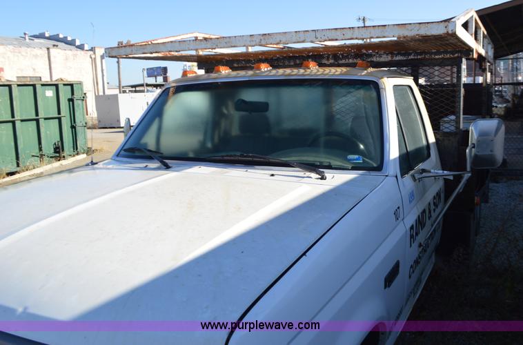 image for item K5298 1997 Ford F350 pickup truck