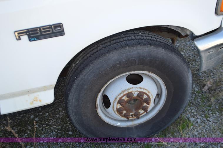 image for item K5298 1997 Ford F350 pickup truck