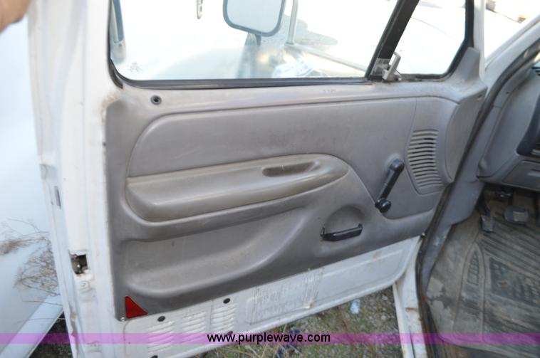 image for item K5298 1997 Ford F350 pickup truck