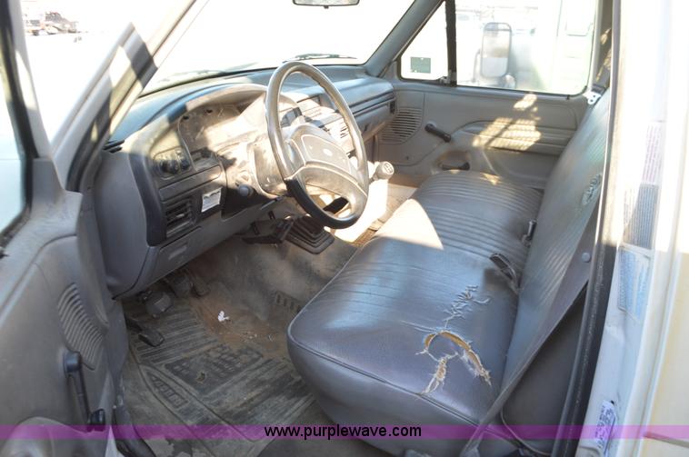 image for item K5298 1997 Ford F350 pickup truck