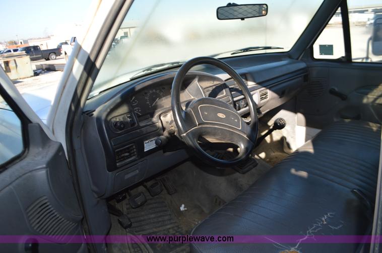 image for item K5298 1997 Ford F350 pickup truck