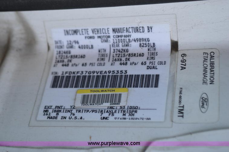 image for item K5298 1997 Ford F350 pickup truck