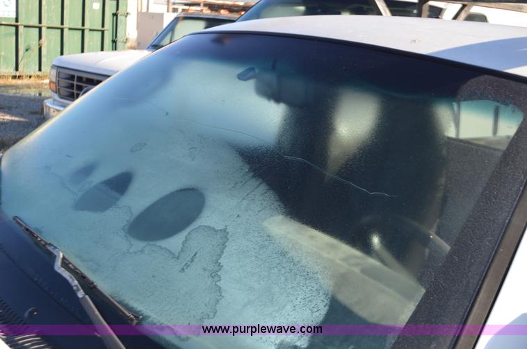 image for item K5300 1998 Dodge Dakota Club Cab pickup truck