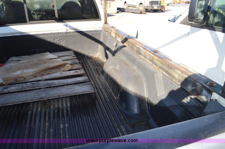 image for item K5300 1998 Dodge Dakota Club Cab pickup truck