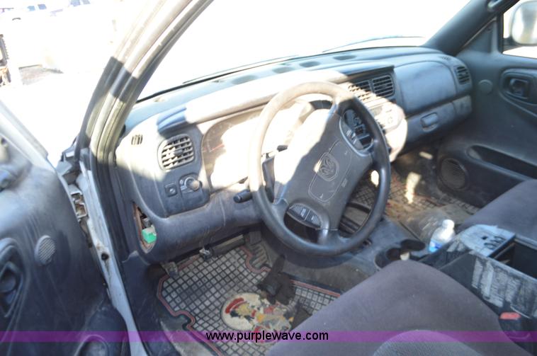 image for item K5300 1998 Dodge Dakota Club Cab pickup truck