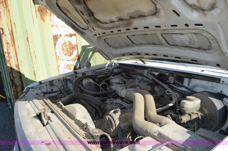 image for item K5301 1995 Ford F350 pickup truck