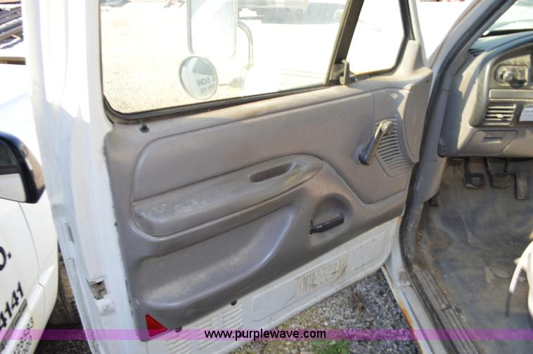 image for item K5301 1995 Ford F350 pickup truck