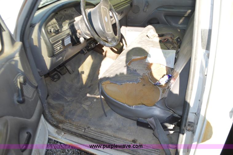 image for item K5301 1995 Ford F350 pickup truck