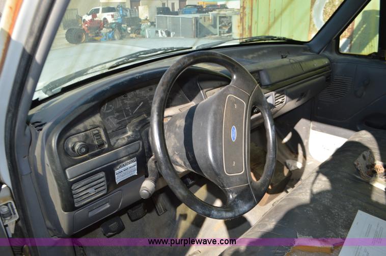 image for item K5301 1995 Ford F350 pickup truck