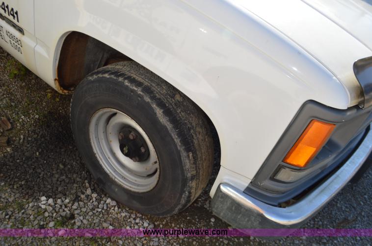 image for item K5302 1996 Chevrolet 1500 pickup truck