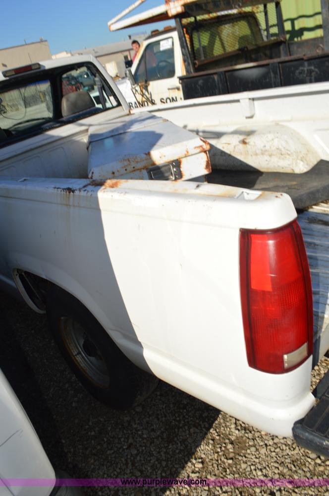 image for item K5302 1996 Chevrolet 1500 pickup truck