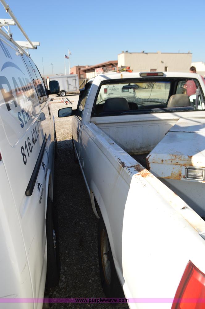 image for item K5302 1996 Chevrolet 1500 pickup truck